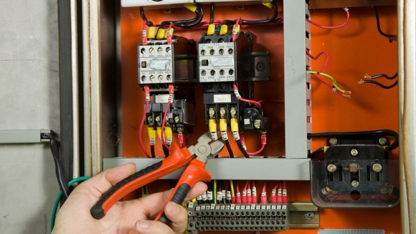 萧山电路维修灯具维修 二十多年老电工上门服务